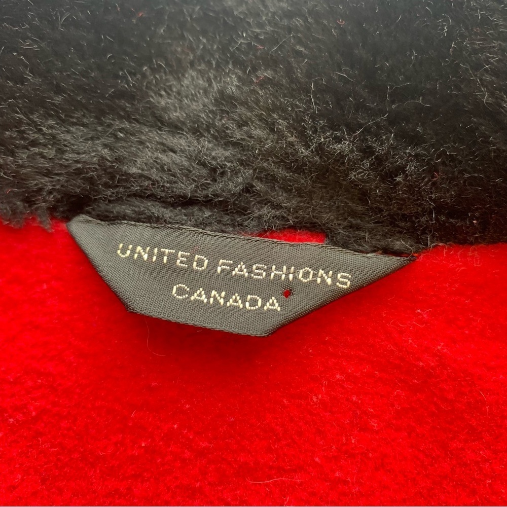 Vintage Red Wool Coat with Black Faux Fur Trim - Picture 10 of 11
